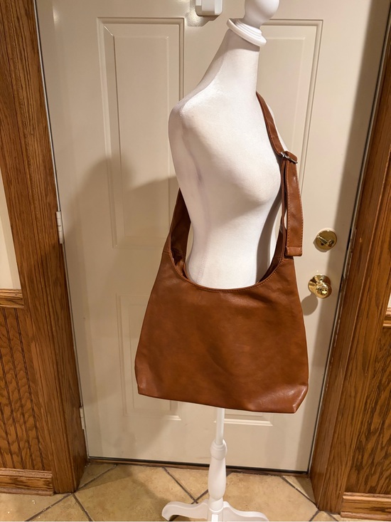 FGZ Handbags - NWT FGZ Brown Faux Leather Hobo  Bag | Adjustable Strap | Large Capacity